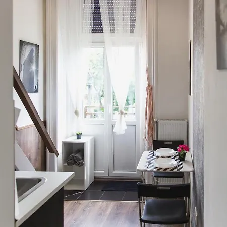 Private Lofts 아파트